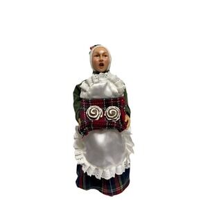 LARGE 12" CHRISTMAS CAROLER LADY WOMAN VTG FIGURINE PLAID DRESS  PASTRIES EUC